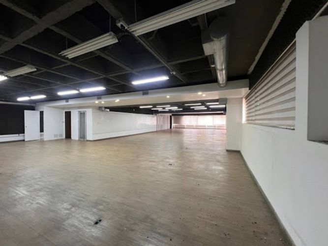 Oficina en arriendo en La Esmeralda, Itagüí, 659 m² · foto 2 de 21