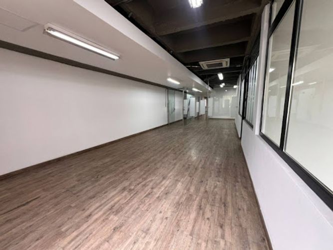 Oficina en arriendo en La Esmeralda, Itagüí, 659 m² · foto 5 de 21