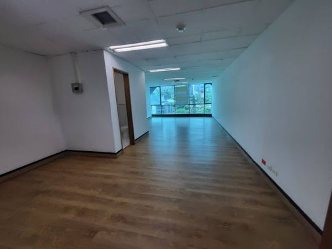 Oficina en arriendo en Milla De Oro, Medellín, 48 m² · foto 9 de 16