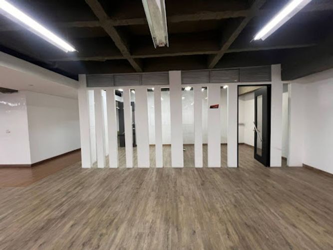 Oficina en arriendo en La Esmeralda, Itagüí, 659 m² · foto 11 de 21