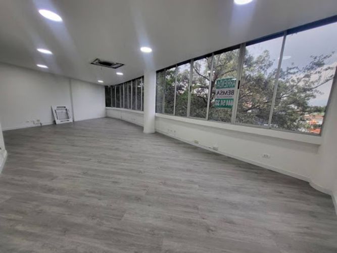 Oficina en arriendo en Manila, Medellín, 60 m² · foto 4 de 16