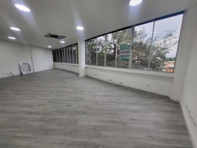 Oficina en arriendo en Manila, Medellín, 60 m² · foto 6 de 16