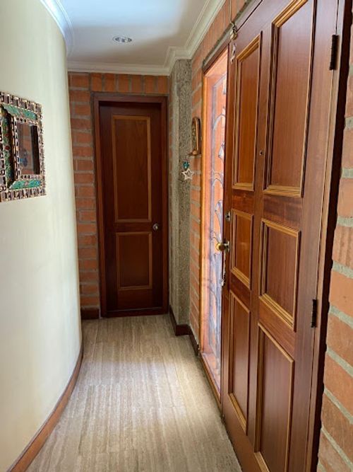 Casa de 4 alcobas en venta en Los Balsos, Medellín, 270 m² · foto 2 de 14
