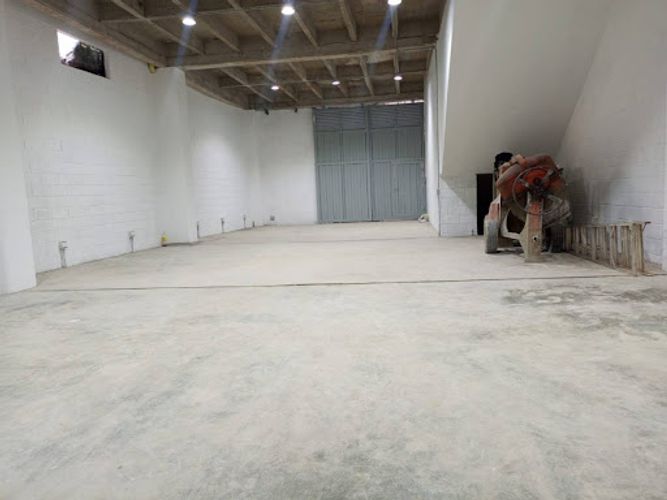 Bodega en arriendo en Enciso, Medellín, 215 m² · foto 3 de 7