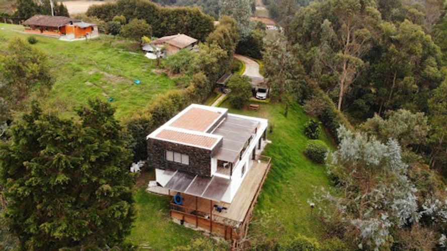 Casa de 3 alcobas en arriendo en Canoas, Guarne, 250 m² · foto 3 de 24