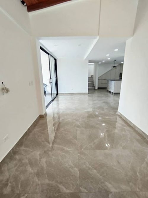Casa de 3 alcobas en arriendo en Canoas, Guarne, 250 m² · foto 8 de 24