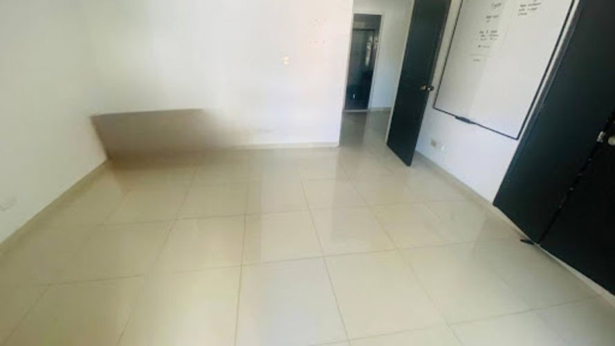 Casa de 5 alcobas en arriendo en Santa Teresita, Medellín, 300 m² · foto 9 de 24