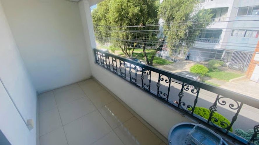 Casa de 5 alcobas en arriendo en Santa Teresita, Medellín, 300 m² · foto 14 de 24