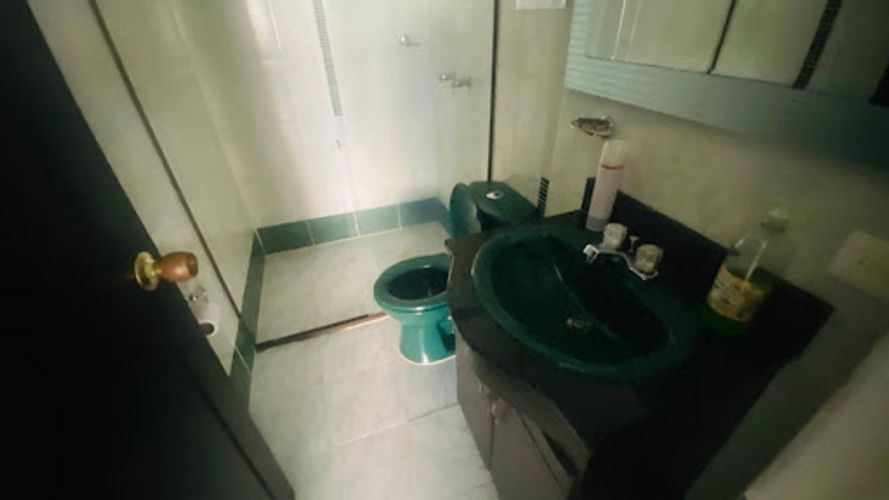 Casa de 5 alcobas en arriendo en Santa Teresita, Medellín, 300 m² · foto 21 de 24