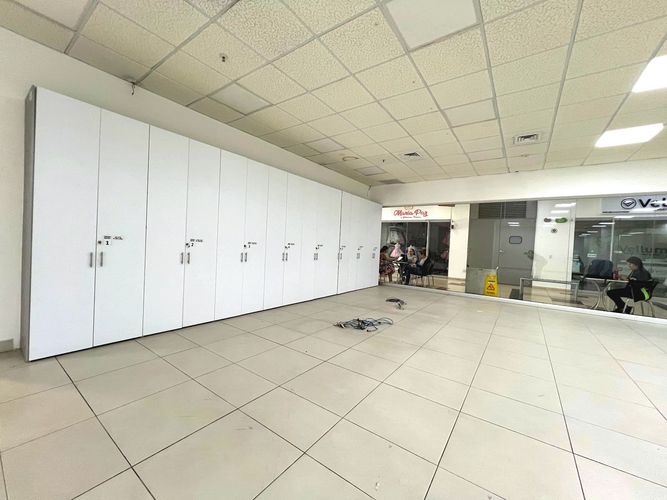 Local en venta en Jardin Botanico, Medellín, 257 m² · foto 15 de 24
