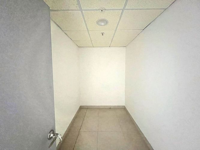 Local en venta en Jardin Botanico, Medellín, 257 m² · foto 17 de 24