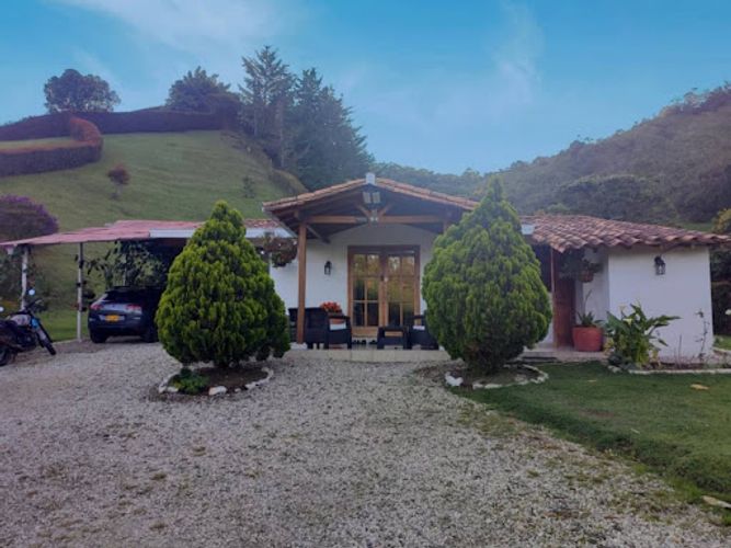 Casa de 3 alcobas en venta en El Chuscal, El Retiro, 90 m² · foto 2 de 20