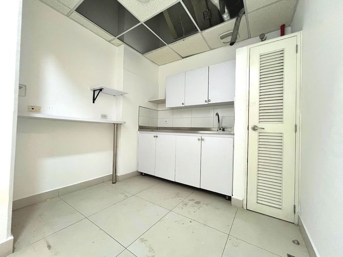 Local en venta en Jardin Botanico, Medellín, 257 m² · foto 20 de 24