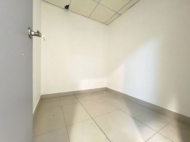 Local en venta en Jardin Botanico, Medellín, 257 m² · foto 22 de 24