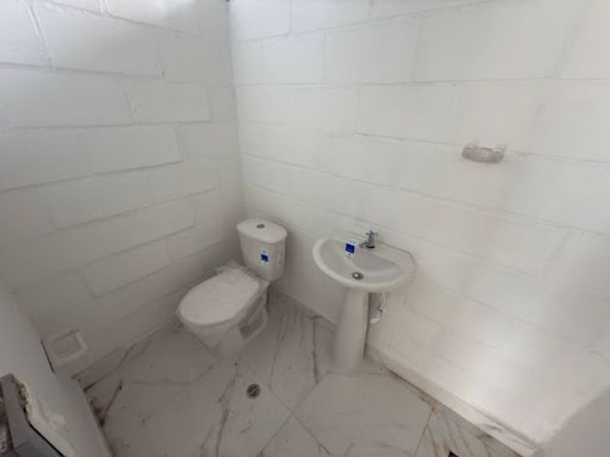 Local en arriendo en Pajarito, Medellín, 37 m² · foto 3 de 4