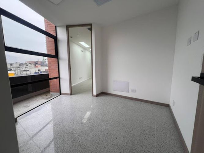 Consultorio en arriendo en Perpetuo Socorro, Medellín, 35 m² · foto 6 de 10