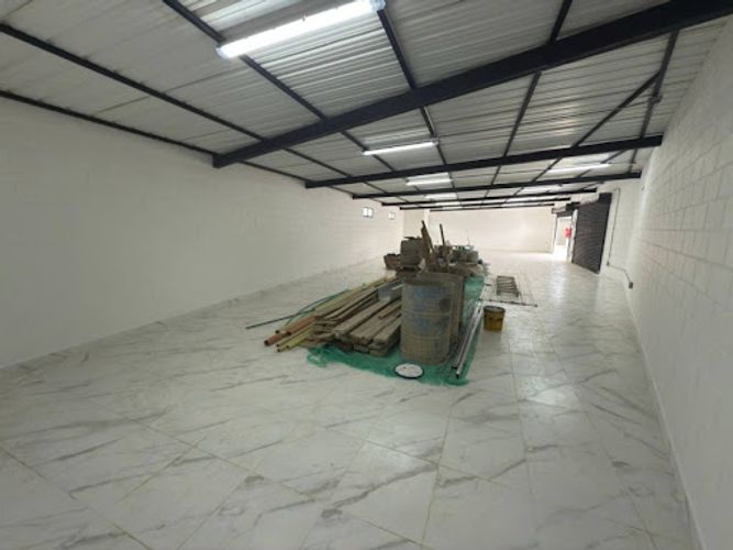 Local en arriendo en Pajarito, Medellín, 200 m² · foto 5 de 7