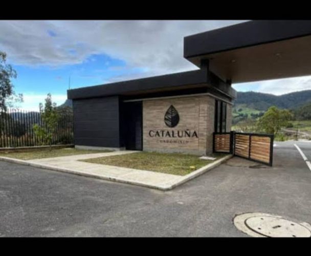 Lote en venta en El Tambo, La Ceja, 1750 m² · foto 2 de 9