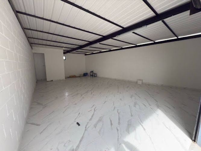 Local en arriendo en Pajarito, Medellín, 60 m² · foto 2 de 6