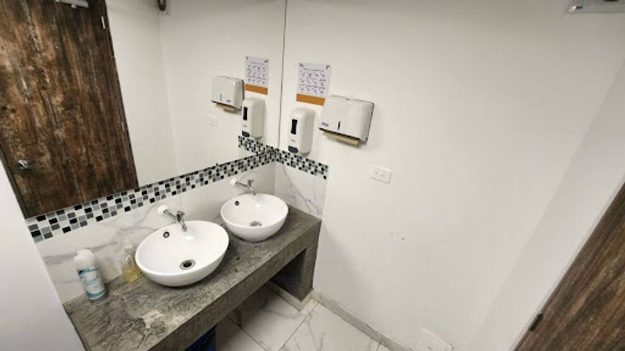 Casa de 3 alcobas en venta en Polo Club, Bogotá, 312 m² · foto 6 de 19