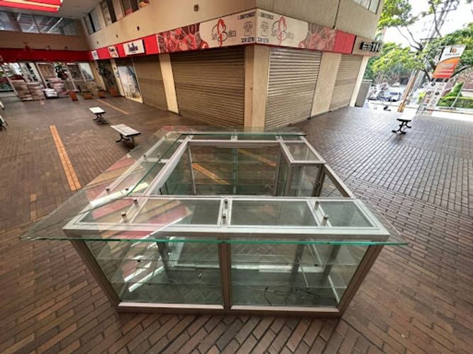 Local en arriendo en Belén, Medellín · foto 2 de 5