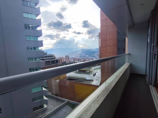 Apartaestudio en arriendo en El Tesoro, Medellín, 60 m² · foto 12 de 19