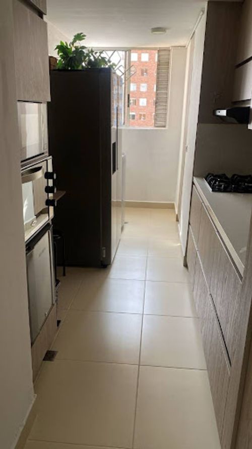 Apartamento de 3 alcobas en venta en Transversal Inferior, Medellín, 80 m² · foto 2 de 11