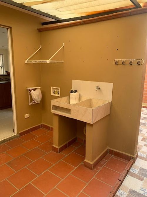 Casa de 3 alcobas en venta en Rionegro, 140 m² · foto 12 de 14