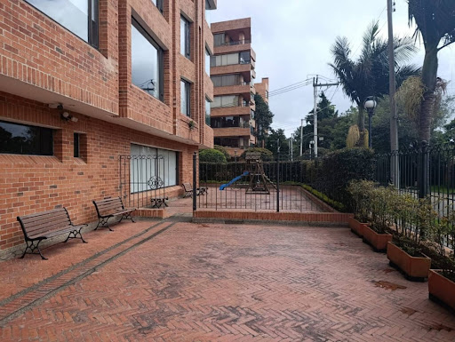 Casa en arriendo en La Carolina, Bogotá · foto 2 de 24