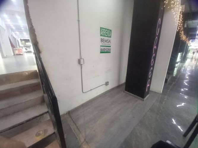 Local en arriendo en La Candelaria, Medellín · foto 3 de 4