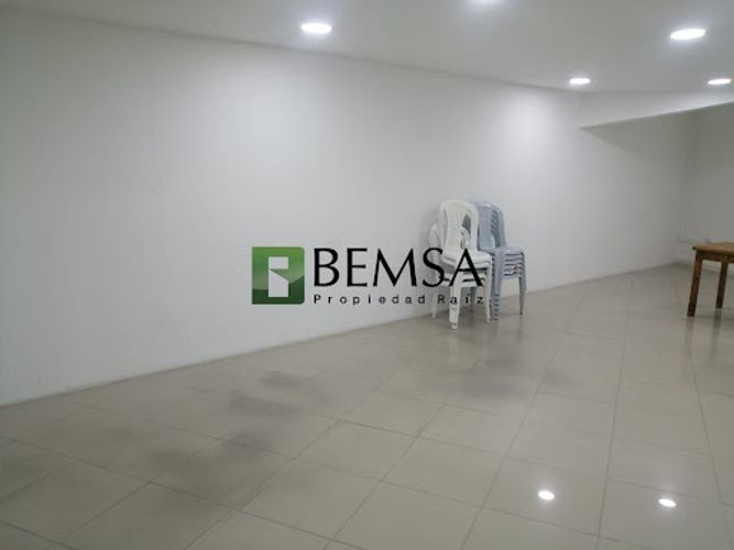 Oficina en arriendo en Villa Nueva, Medellín, 36 m² · foto 3 de 4