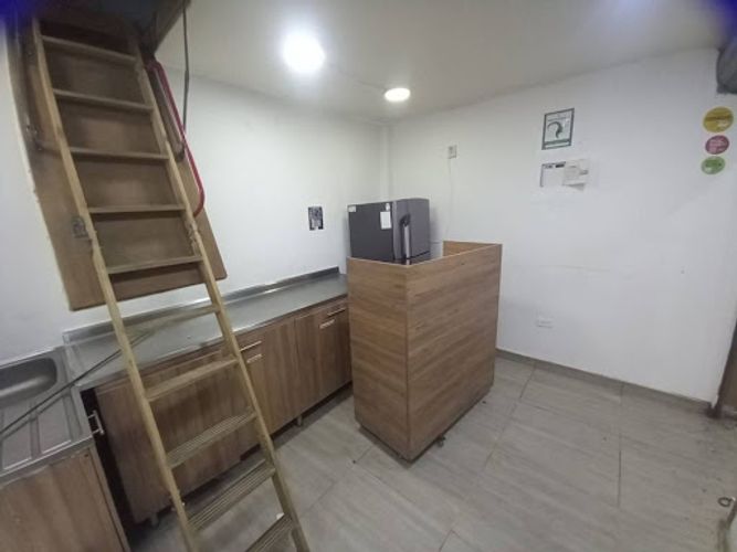 Local en arriendo en El Chagualo, Medellín, 16 m² · foto 3 de 6