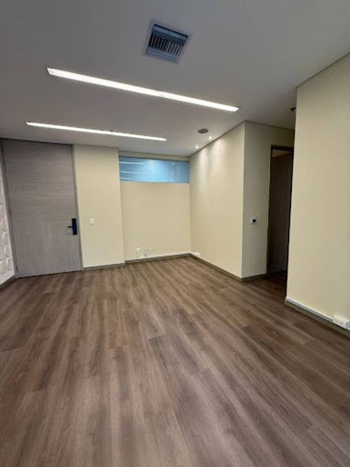 Oficina en arriendo en Milla De Oro, Medellín, 50 m² · foto 8 de 16