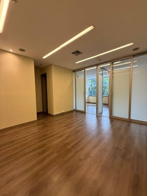 Oficina en arriendo en Milla De Oro, Medellín, 50 m² · foto 15 de 16