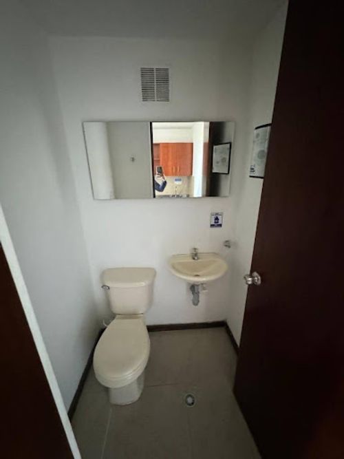 Oficina en arriendo en Aeropuerto, Rionegro, 46 m² · foto 6 de 9