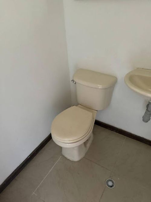 Oficina en arriendo en Aeropuerto, Rionegro, 46 m² · foto 8 de 9