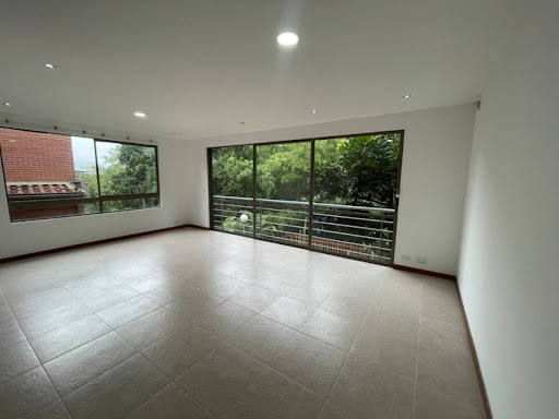 4BR House (250 m²) - 2