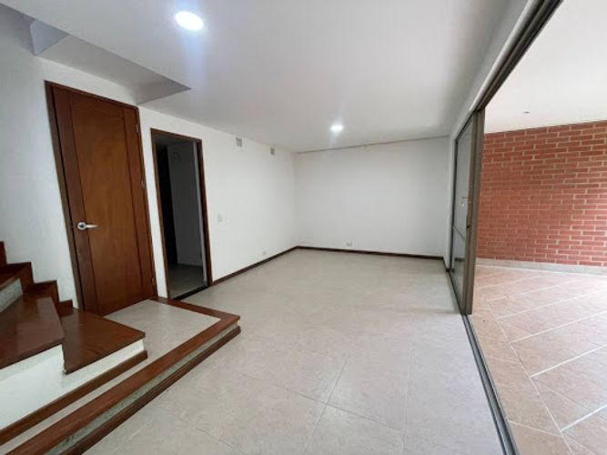 Casa de 4 alcobas en arriendo en Medellín, 250 m² · foto 8 de 24