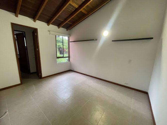 Casa de 4 alcobas en arriendo en Medellín, 250 m² · foto 10 de 24