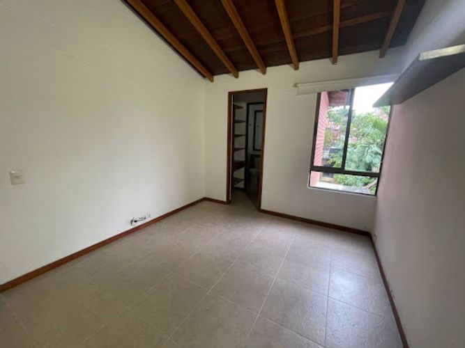 Casa de 4 alcobas en arriendo en Medellín, 250 m² · foto 13 de 24