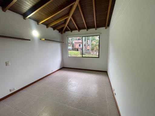Casa de 4 alcobas en arriendo en Medellín, 250 m² · foto 15 de 24