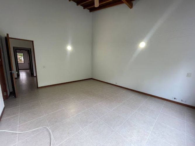 Casa de 4 alcobas en arriendo en Medellín, 250 m² · foto 16 de 24