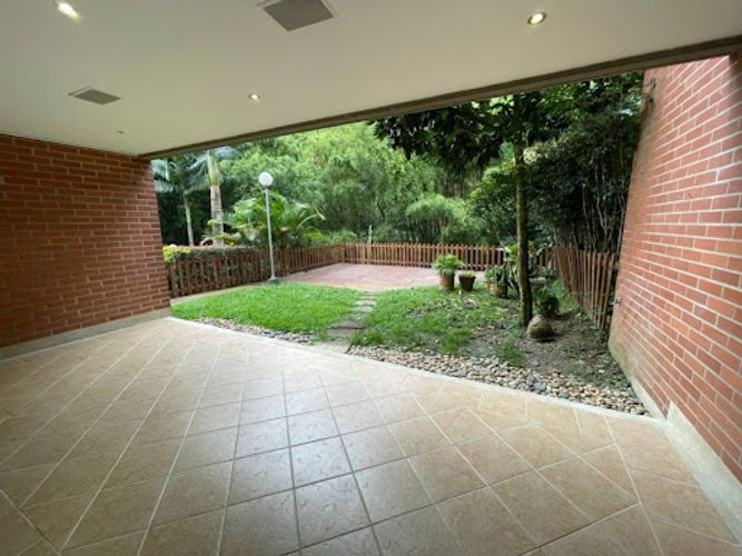 Casa de 4 alcobas en arriendo en Medellín, 250 m² · foto 21 de 24