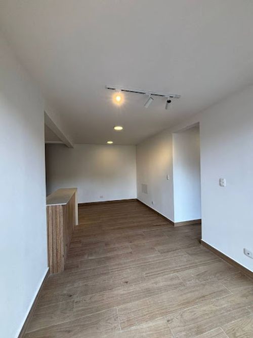 Apartamento de 2 alcobas en arriendo en Cuatro Esquinas, Rionegro, 56 m² · foto 3 de 17