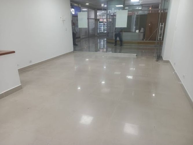 Local en arriendo en La Candelaria, Medellín, 70 m² · foto 2 de 8
