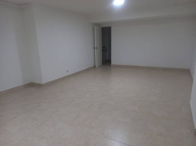 Local en arriendo en La Candelaria, Medellín, 70 m² · foto 3 de 8