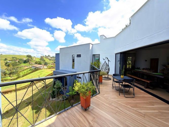 Casa de 6 alcobas en venta en El Carmen De Viboral, El Carmen de Viboral, 315 m² · foto 8 de 24