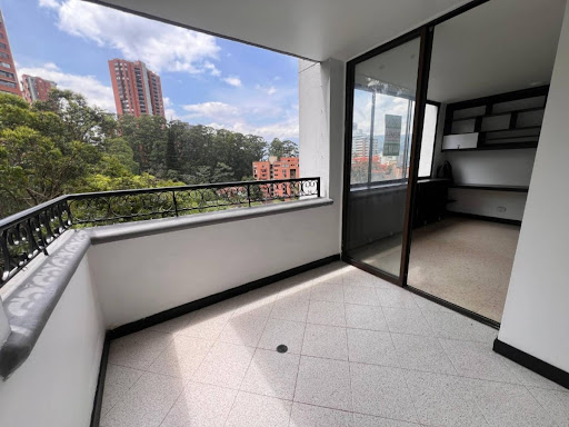 Apartamento en arriendo en Loma De Los Gonzalez, Medellín · foto 3 de 14