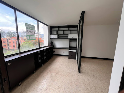 Apartamento en arriendo en Loma De Los Gonzalez, Medellín · foto 5 de 14