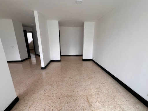Apartamento en arriendo en Loma De Los Gonzalez, Medellín · foto 6 de 14